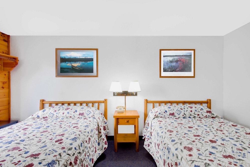 Super 8 by Wyndham Lake George/Warrensburg Area 9/19