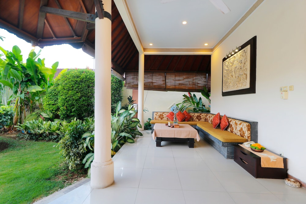 Heliconia Villa 12/77