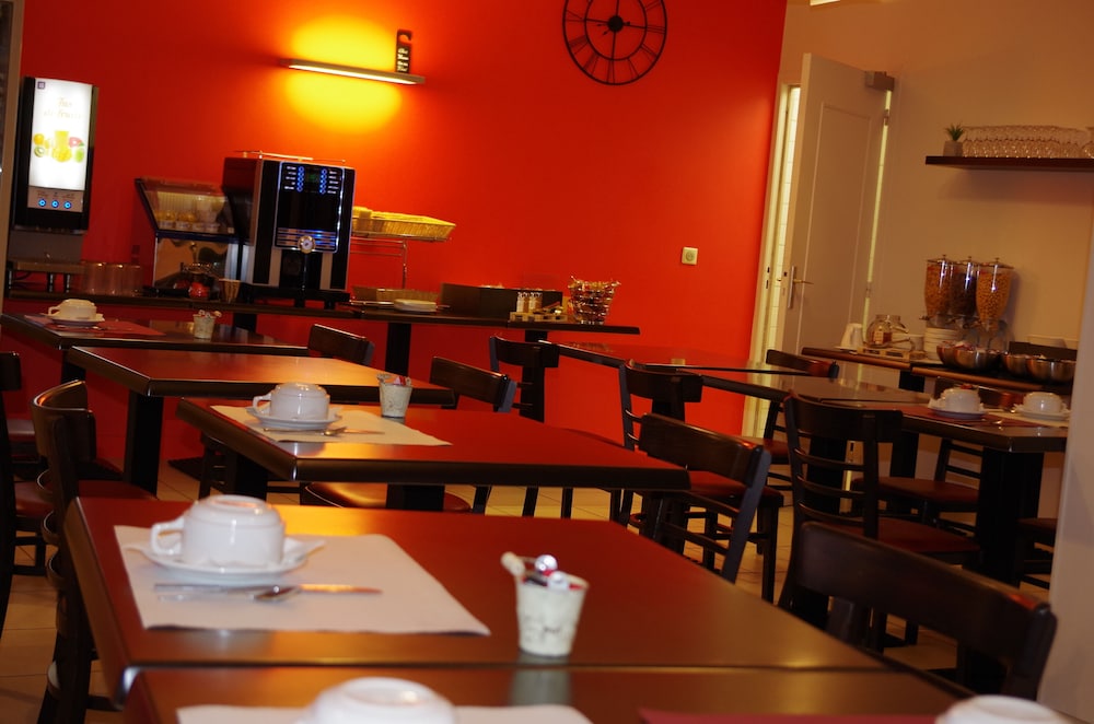 restaurant cafeteria