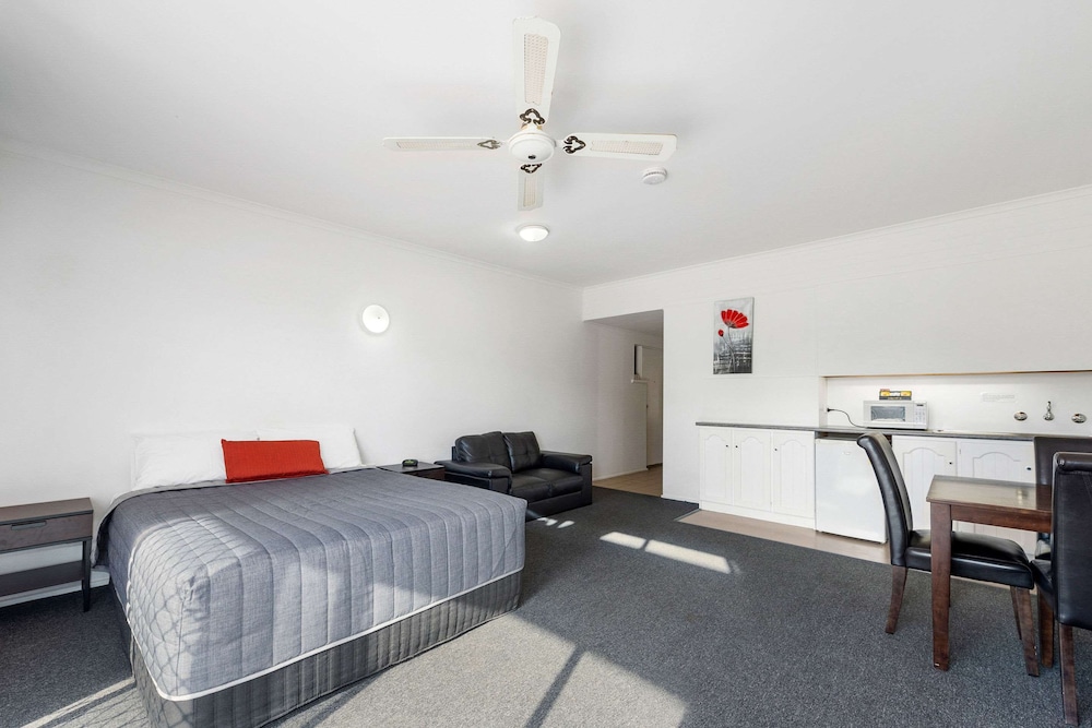 1 Bedroom, Superior, Unit, Queen and Twin Beds