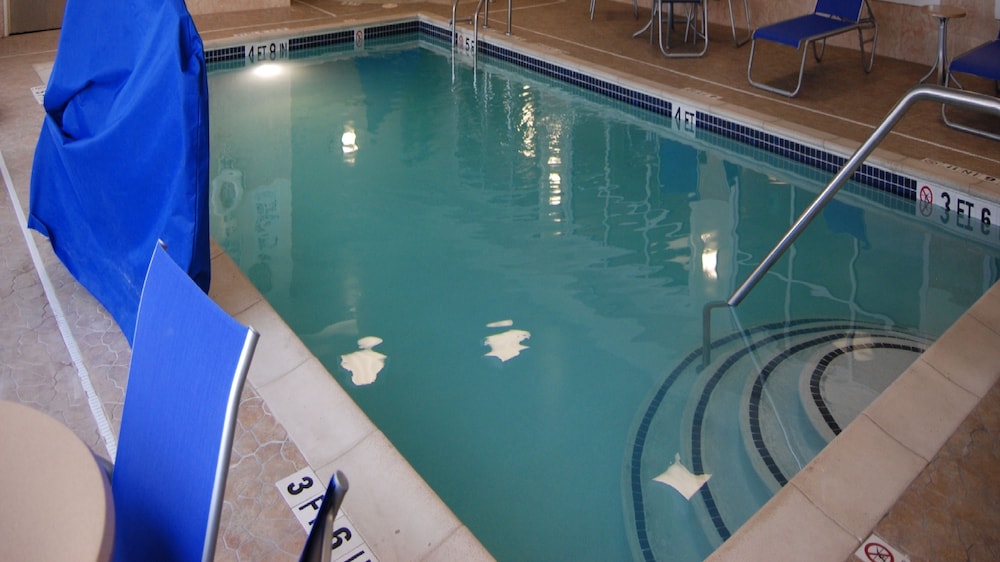 Holiday Inn Express Hotel Suites Auburn Hills 1/65