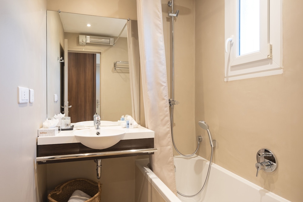 Hotel Font Mourier 70/74