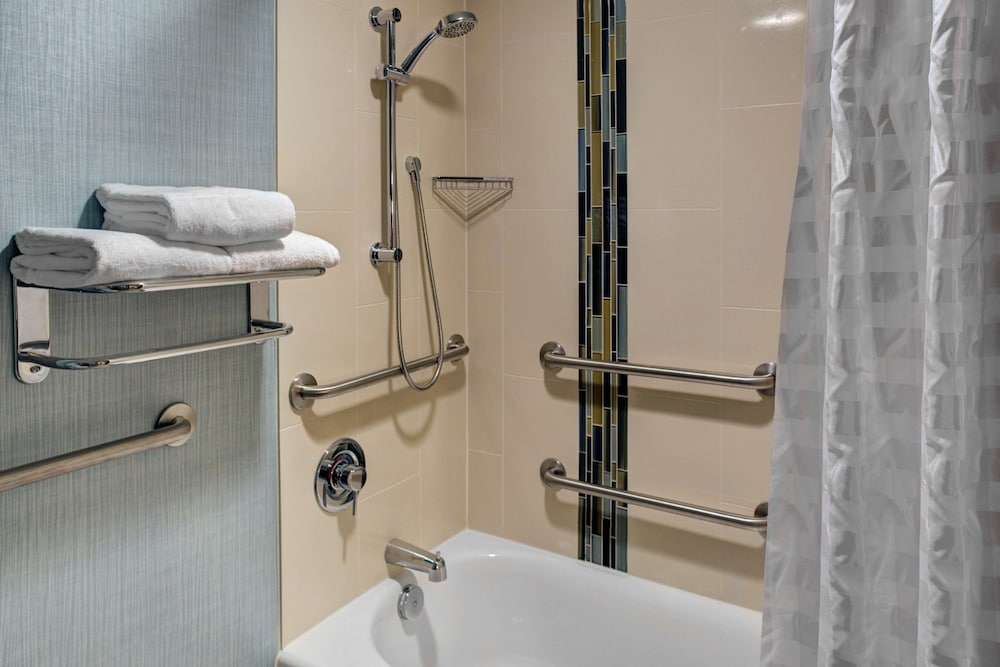 Hyatt Place Tampa Busch Gardens 48/50