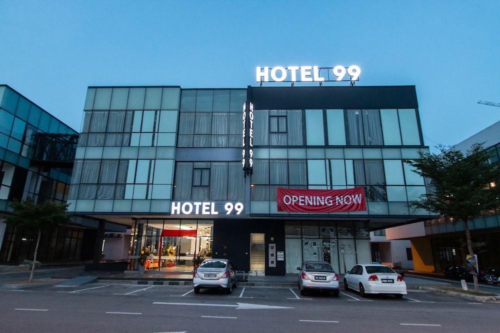 Hotel 99 Sepang KLIA 8/22