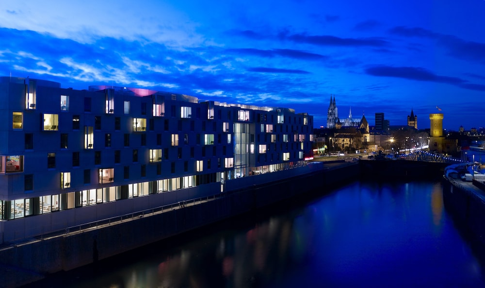 art otel Cologne powered by Radisson Hotels 2/50