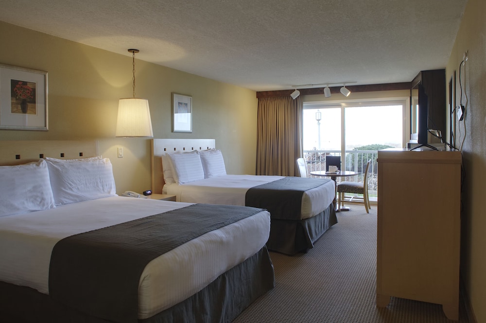 Hi Tide Oceanfront Inn 8/52