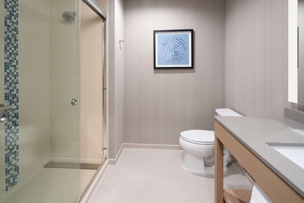 Hyatt Place Bakersfield 44/46