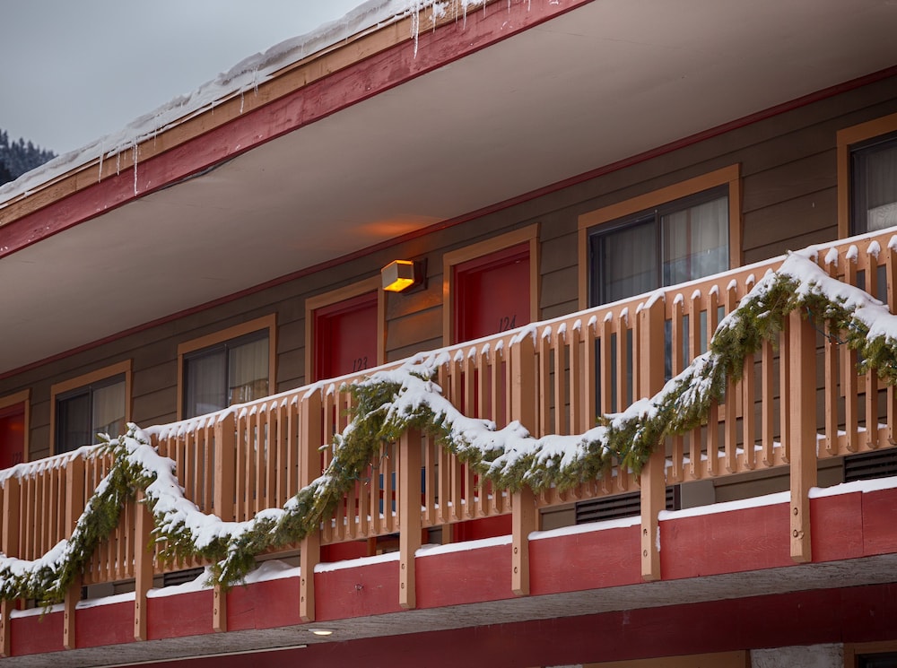 Antler Inn 6/47