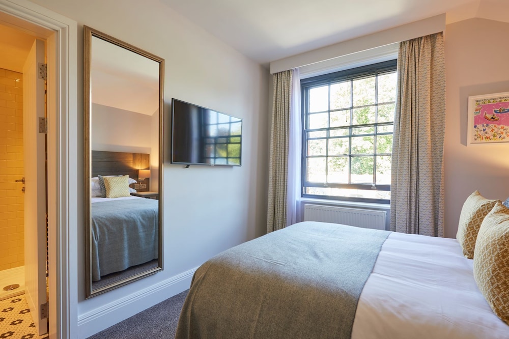 Snug, Double Bed, Country Side View