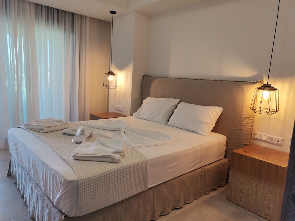 Thetis Boutique Luxury Apartments 12/50