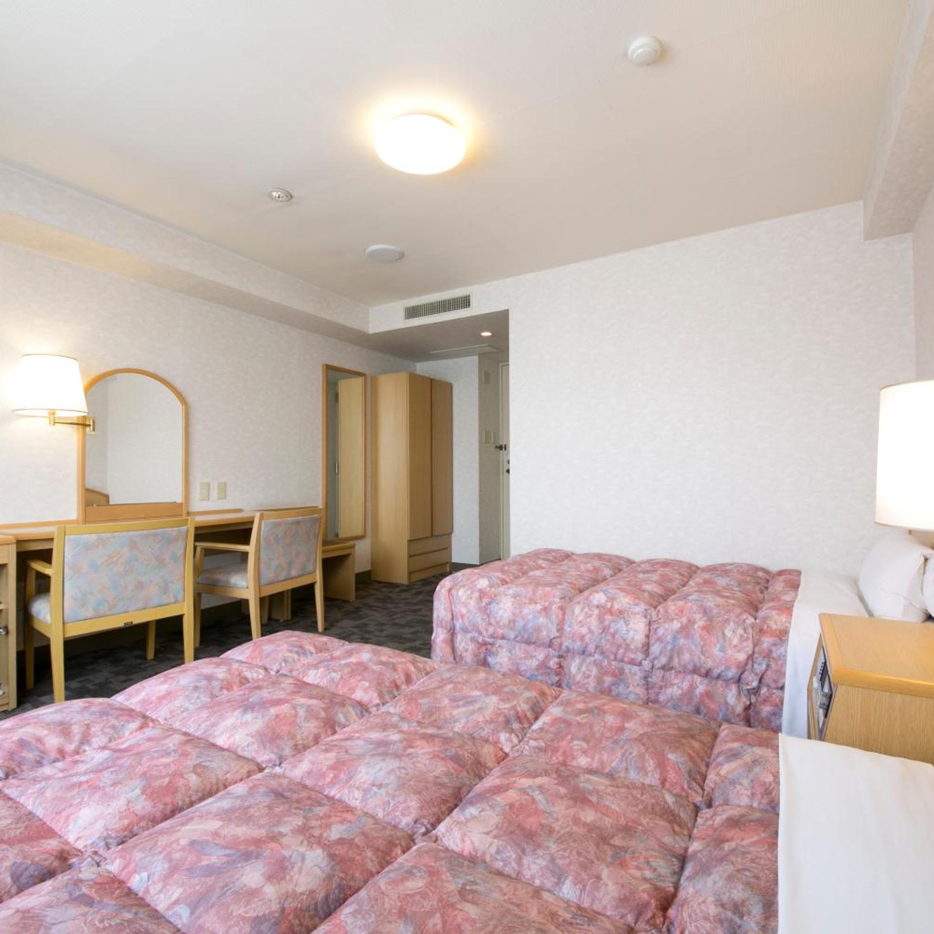 Kuwana Green Hotel 32/42