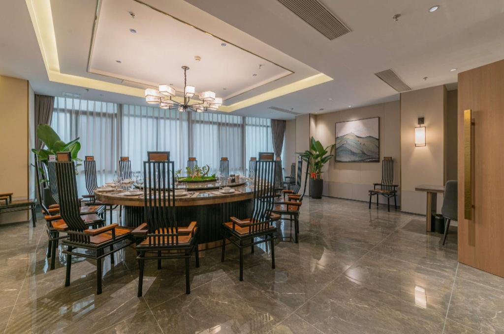 Dayi Yiho Hotel 35/48