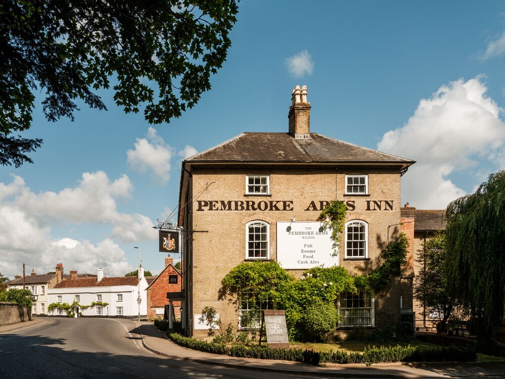 Pembroke Arms 3/50