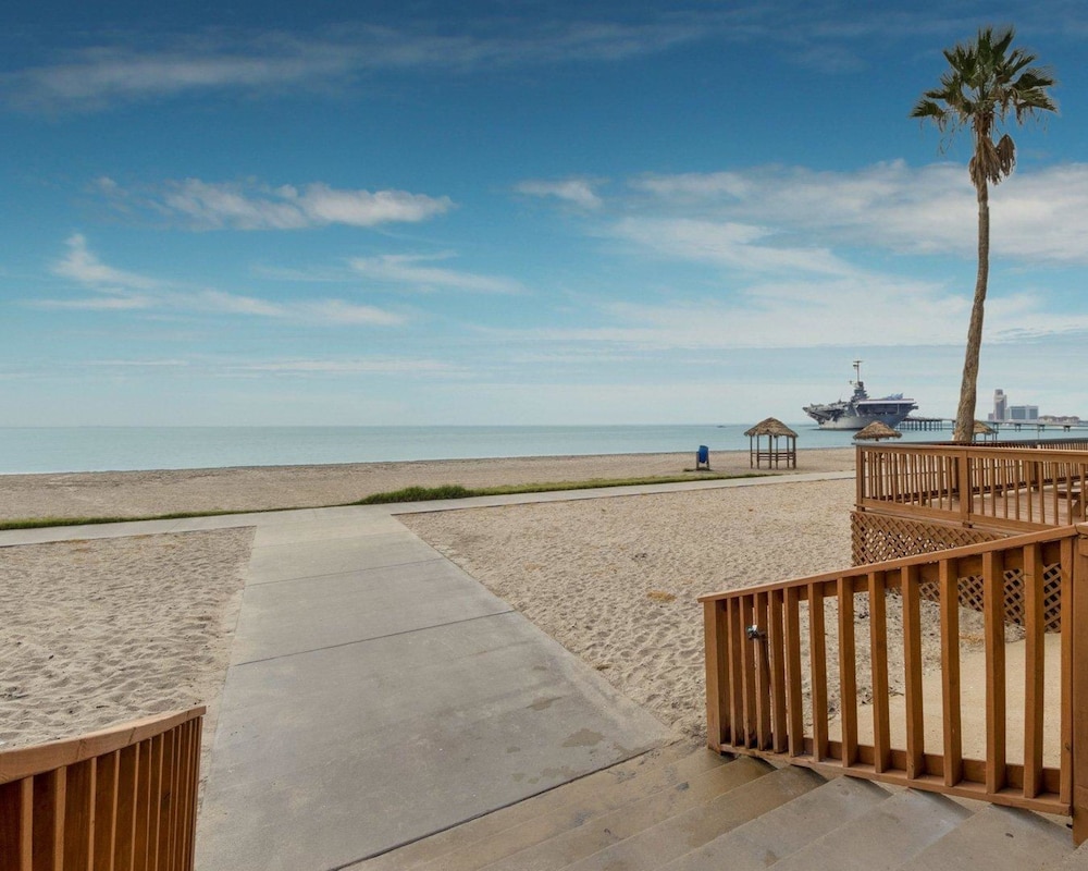 Quality Inn & Suites Corpus Christi Beachside 5/39