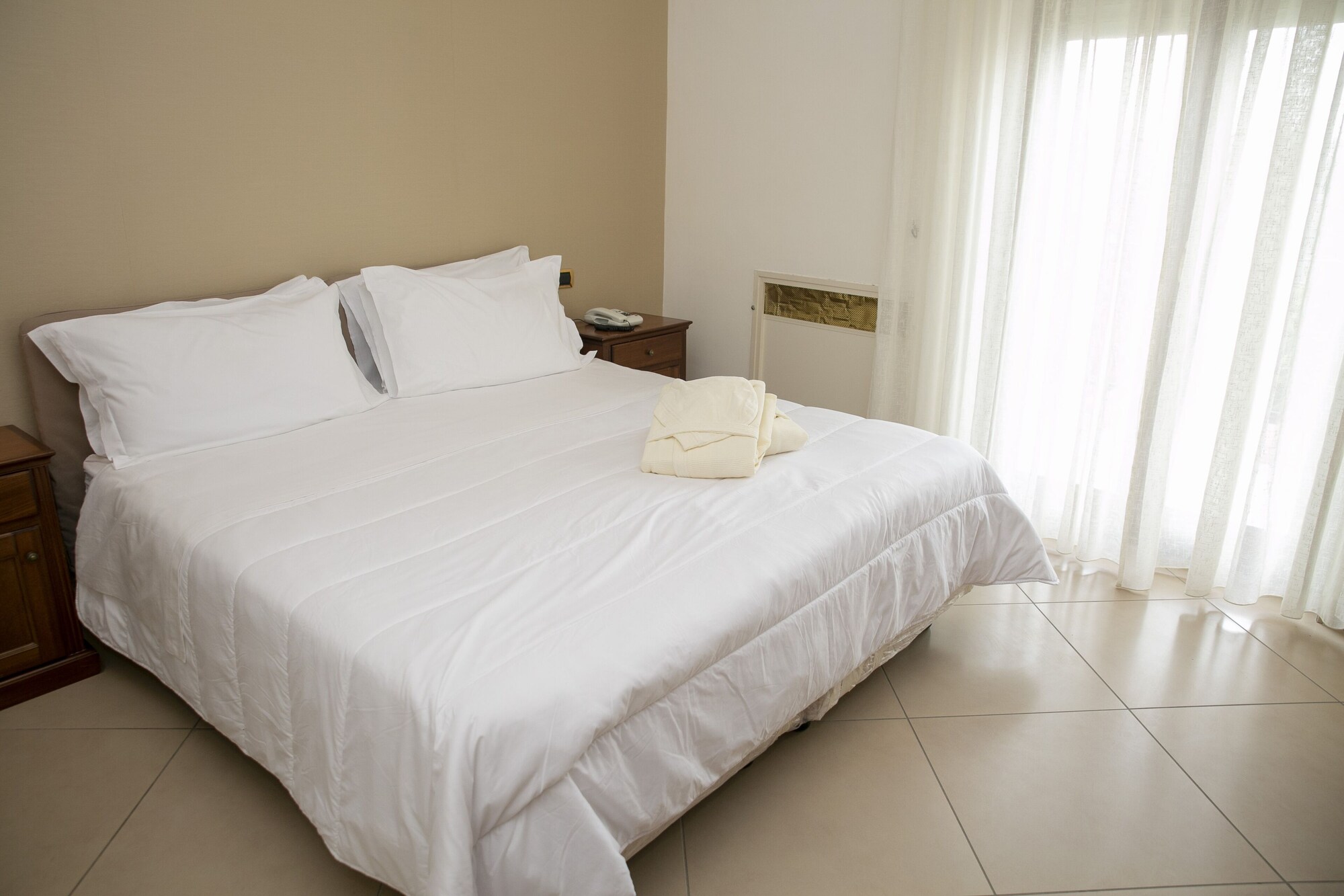 STANDARD, SINGLE, QUEEN BED
