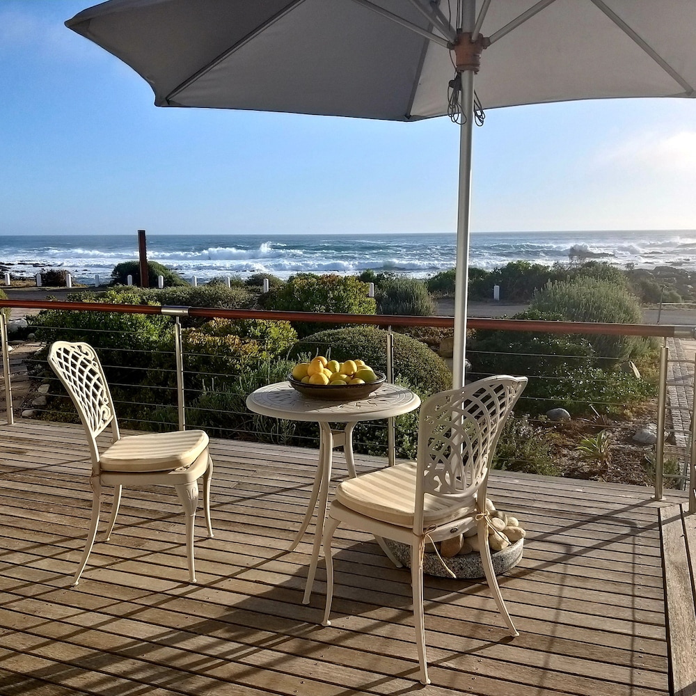 138 Marine Beachfront Guesthouse 34/50