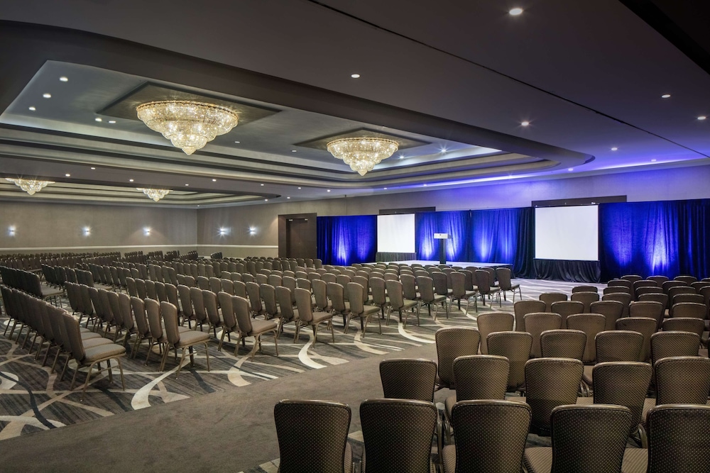 DoubleTree by Hilton Cherry Hill Philadelphia 42/46
