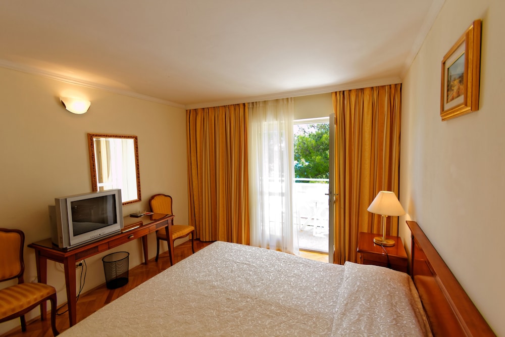 All Inclusive Hotel Val 11/50