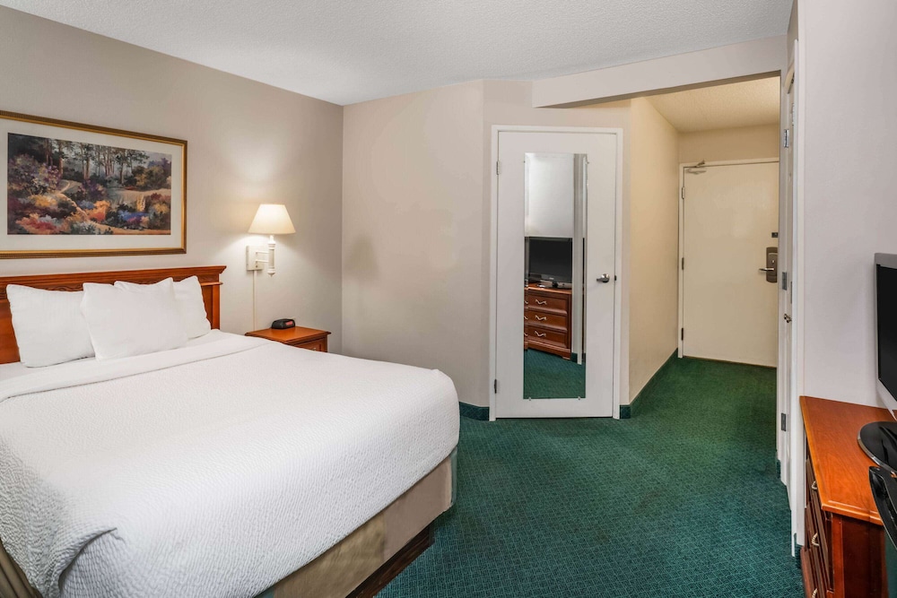 La Quinta Inn And Suites By Wyndham Nashville Franklin 10/46