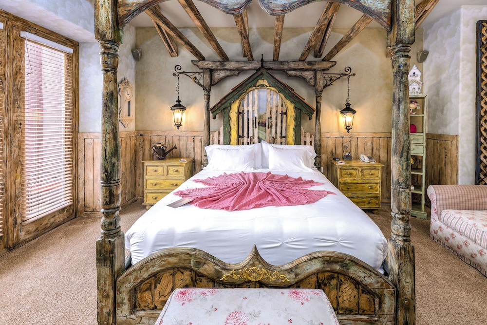 Adobe Grand Villas 23/73