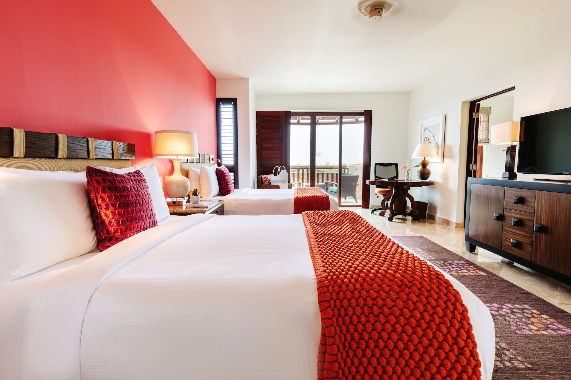 FAIRMONT, 2 QUEEN BEDS