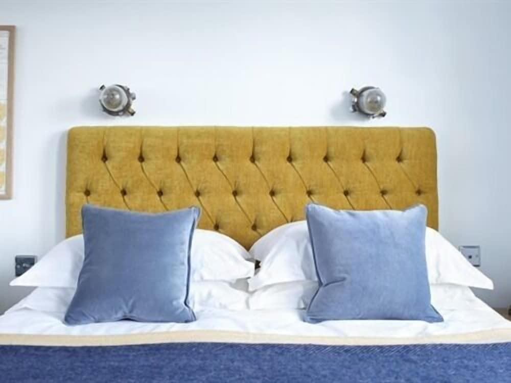 The Lerryn Hotel 7/31
