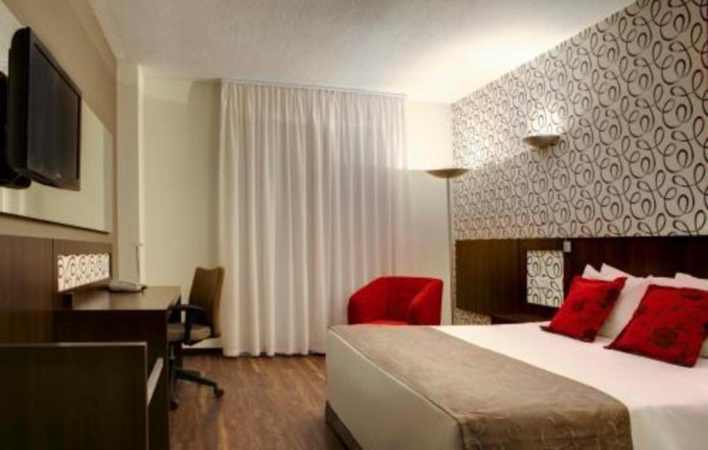 Upgrade, Queen Bed، Quality Hotel Curitiba 2/6