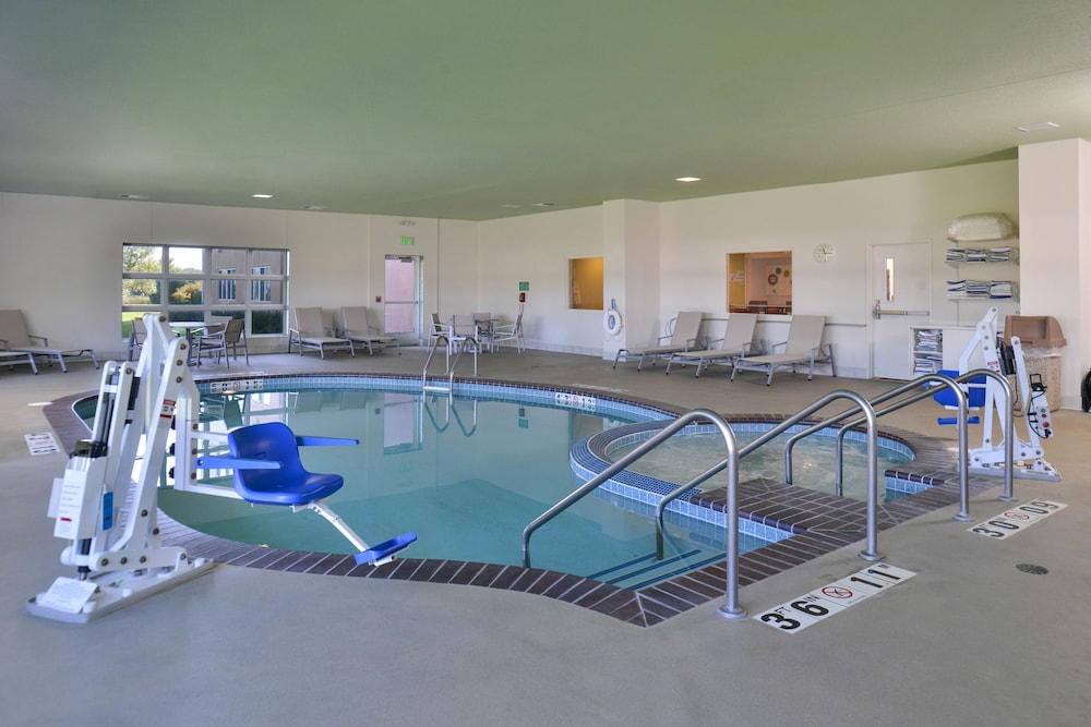 Holiday Inn Express Hotel Suites Stevens Point 37/57