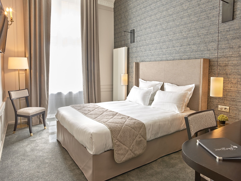 TRADITIONAL, QUEEN BED