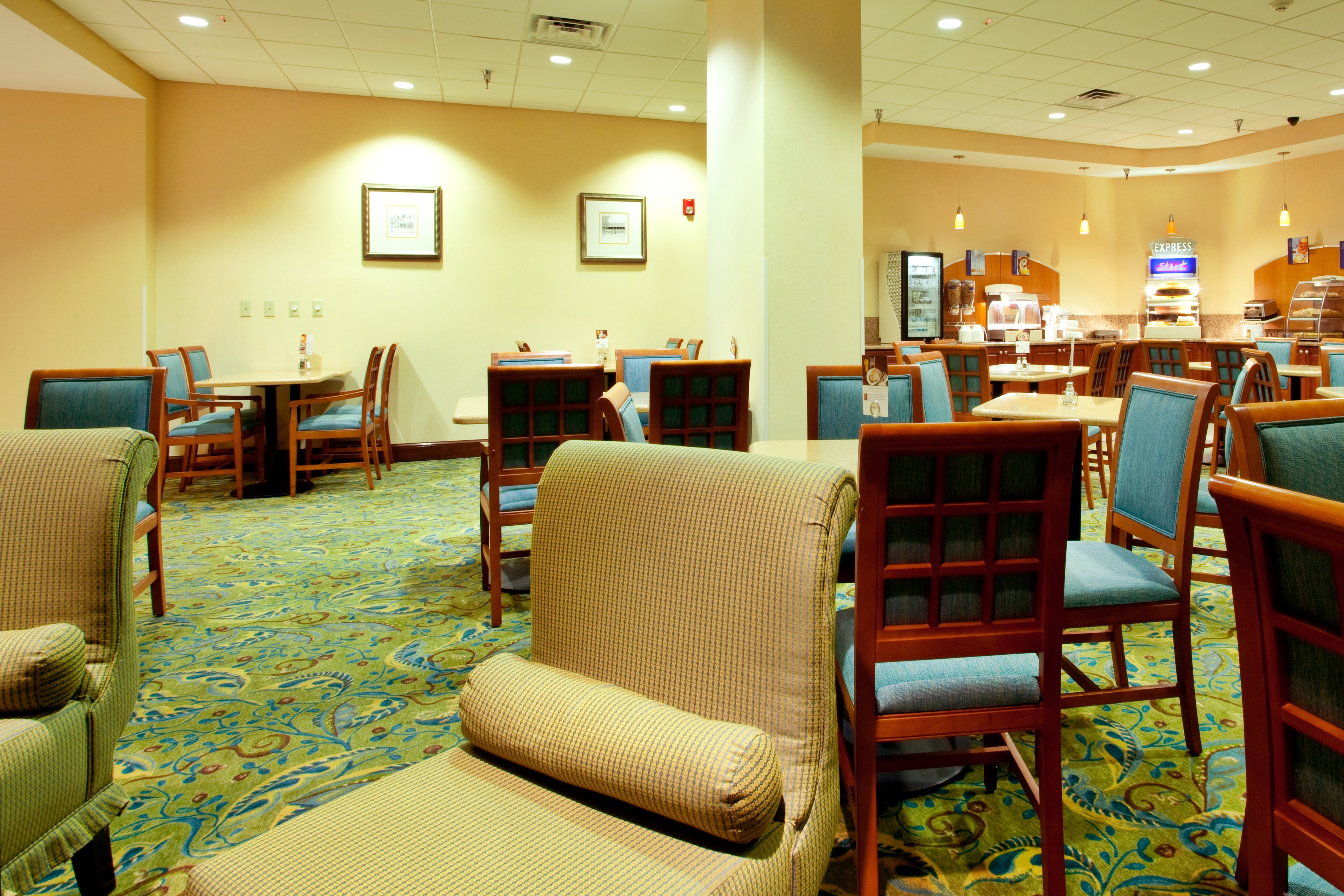 HOLIDAY INN EXPRESS RICHMOND-DOWNTOWN 31/58