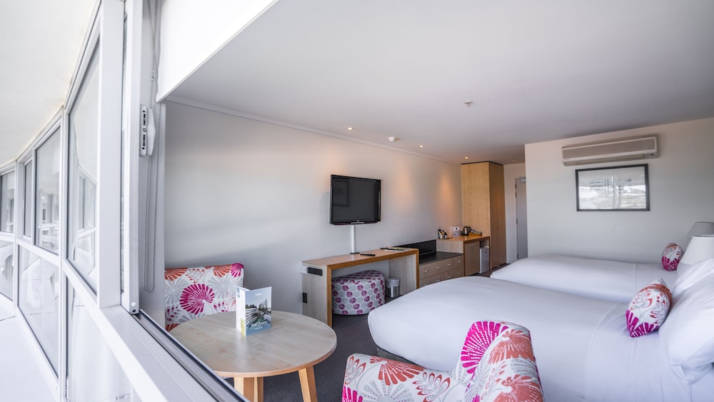 Scenic Hotel Te Pania 16/48