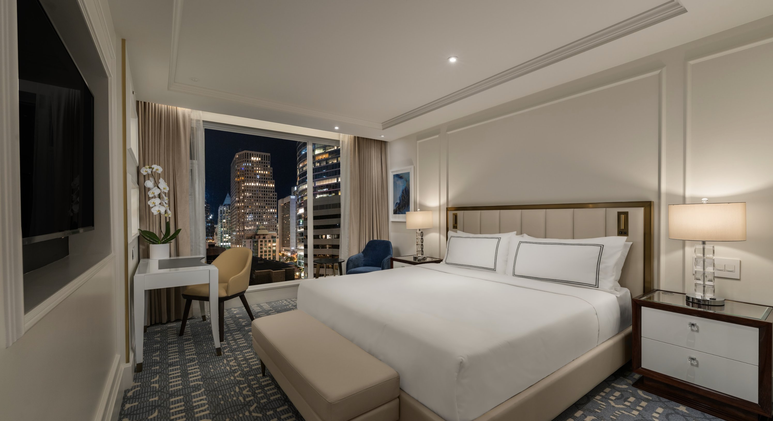 Tanzanite King Room