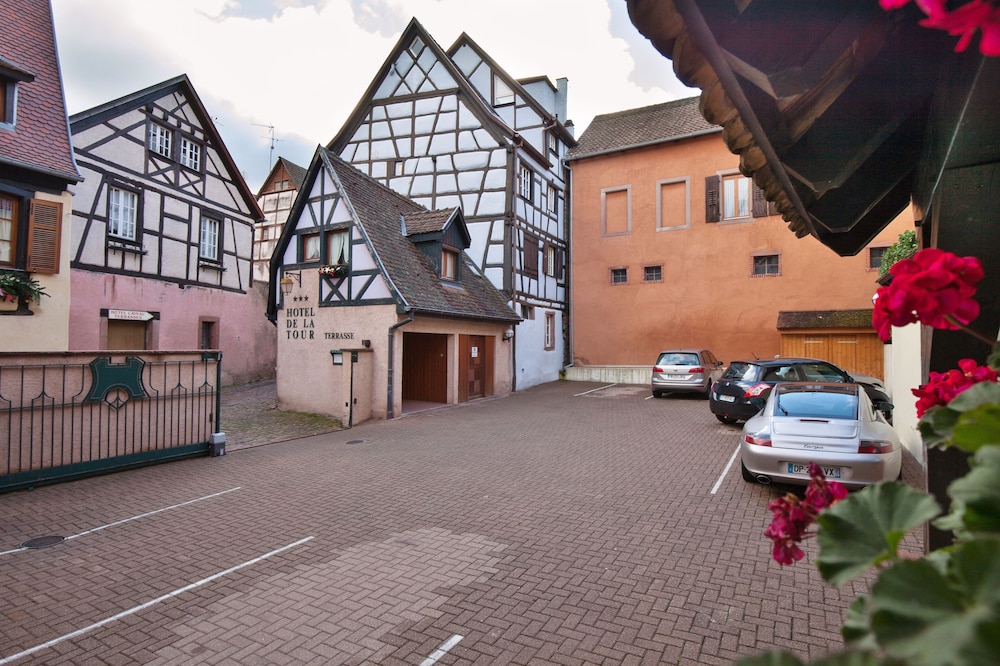 HOTEL DE LA TOUR 50/67