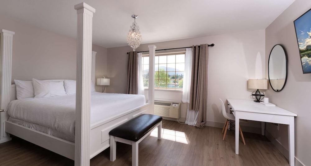 Suite, King Bed