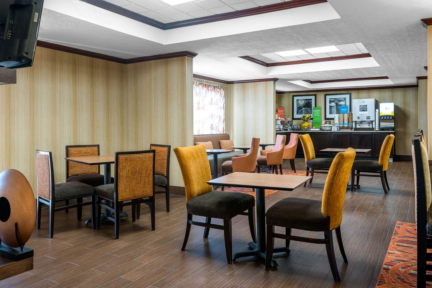 restaurant cafeteria