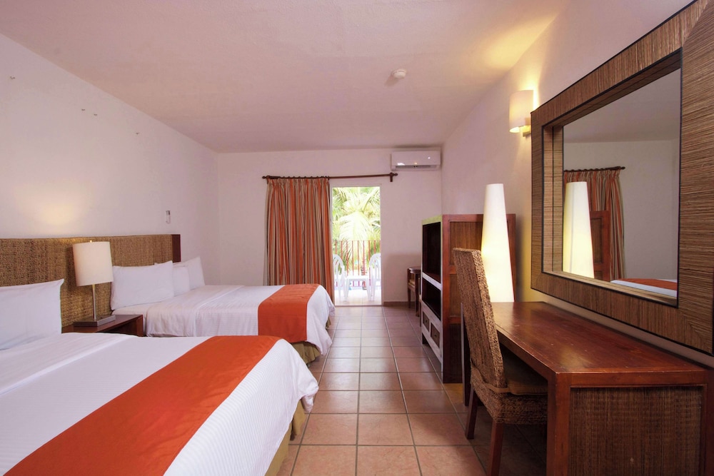 Grand Decameron Complex Bucerias A Trademark All Inclusive 29/76