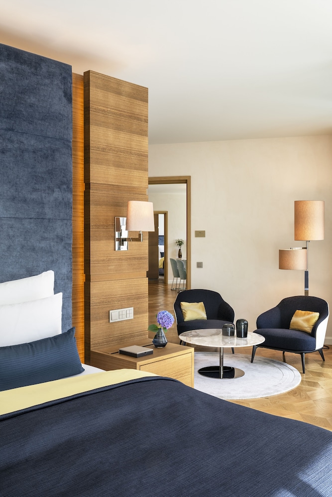 The Fontenay 58/85