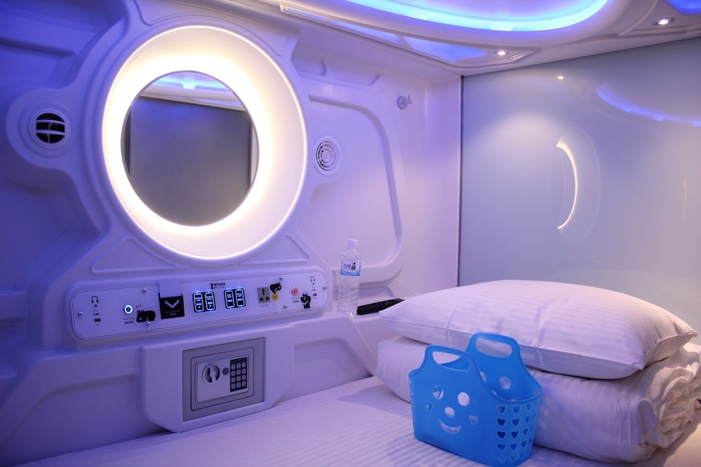 Heybear Capsule Hotel 36/50