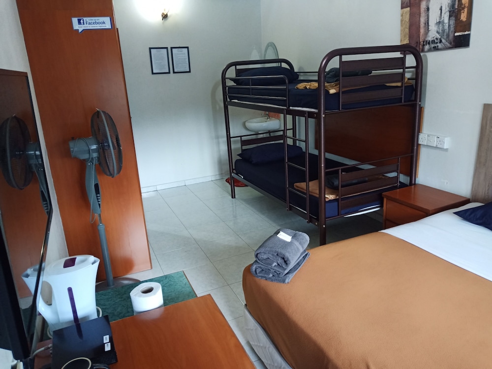 Hotel Check In 16/21