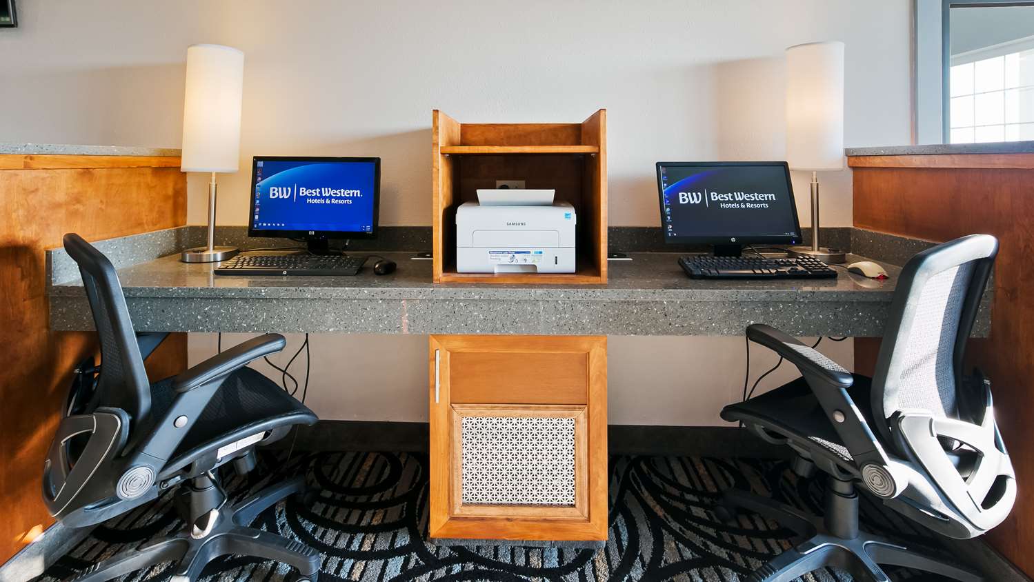 Lighthouse Suites Inn 20/22
