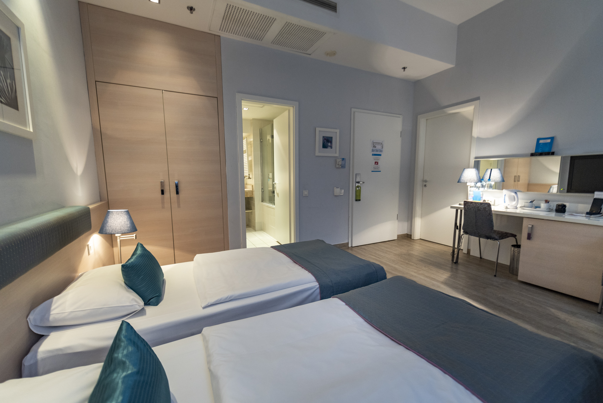غرفة متصلة عائلية بسرير مزدوج، Atrium Hotel by Mellow Mood Hotels 2/10