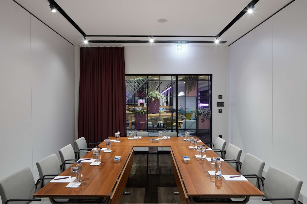 YOTELAIR Istanbul Airport AIRSIDE 55/63