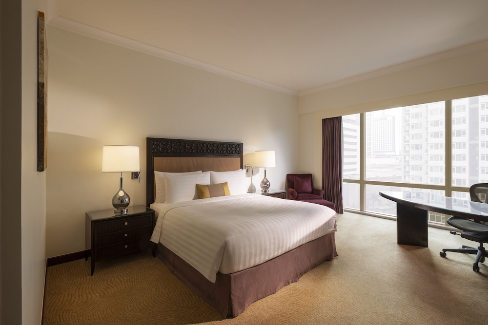 Fairmont, King Bed