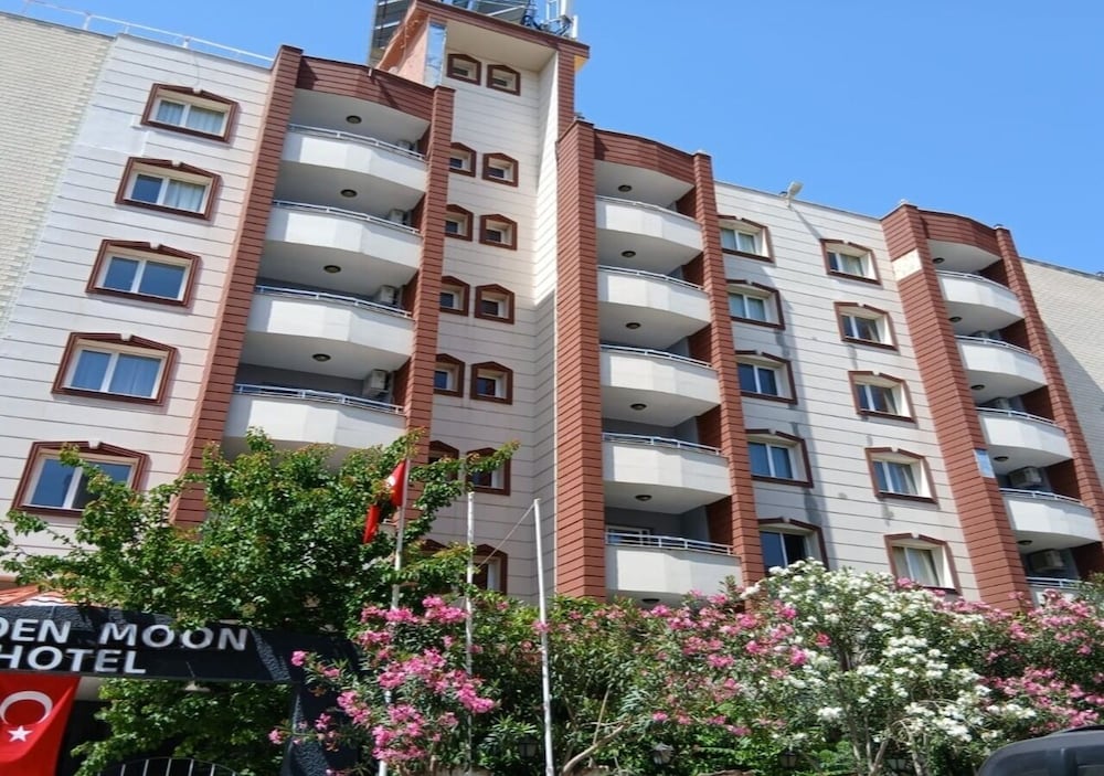Golden Moon Apart Hotel 9/64