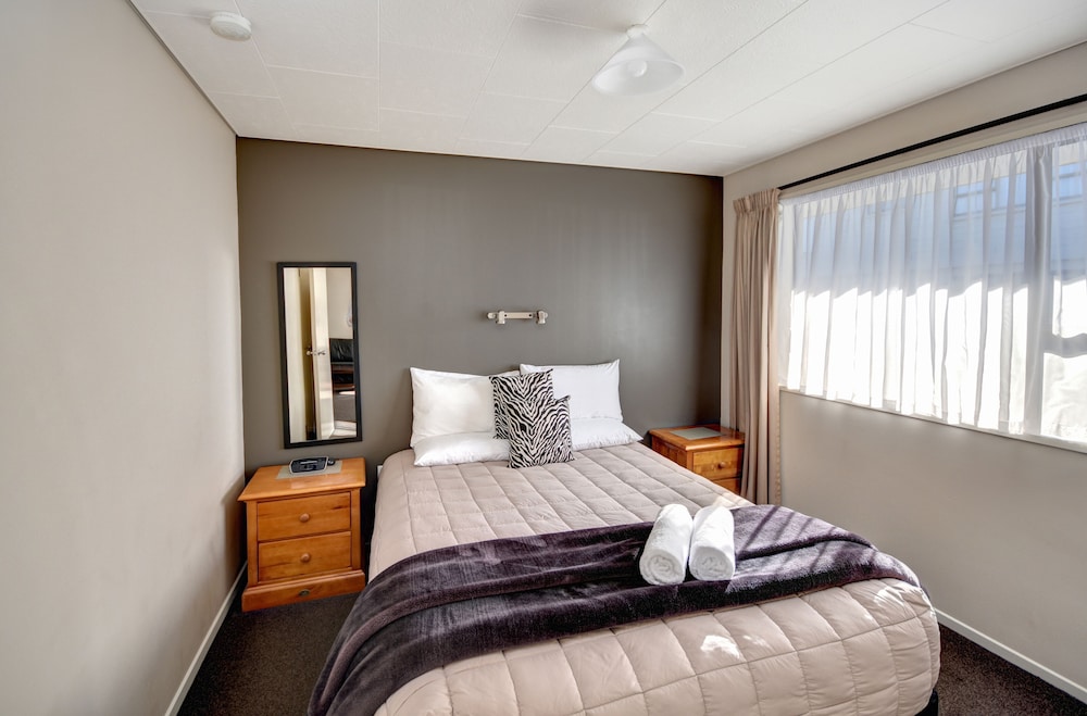 1 BEDROOM, APARTMENT