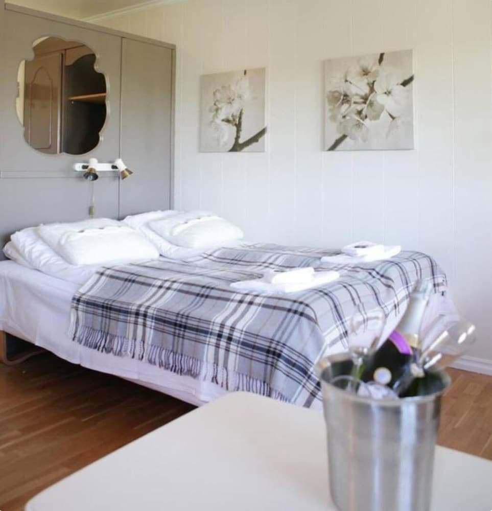 Room at Fjordslottet Hotell, OSTEROY