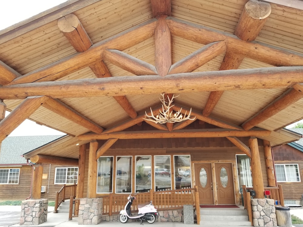 Carriage House Inn 20/36