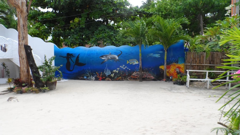 Little Mermaid Dive Resort 43/54