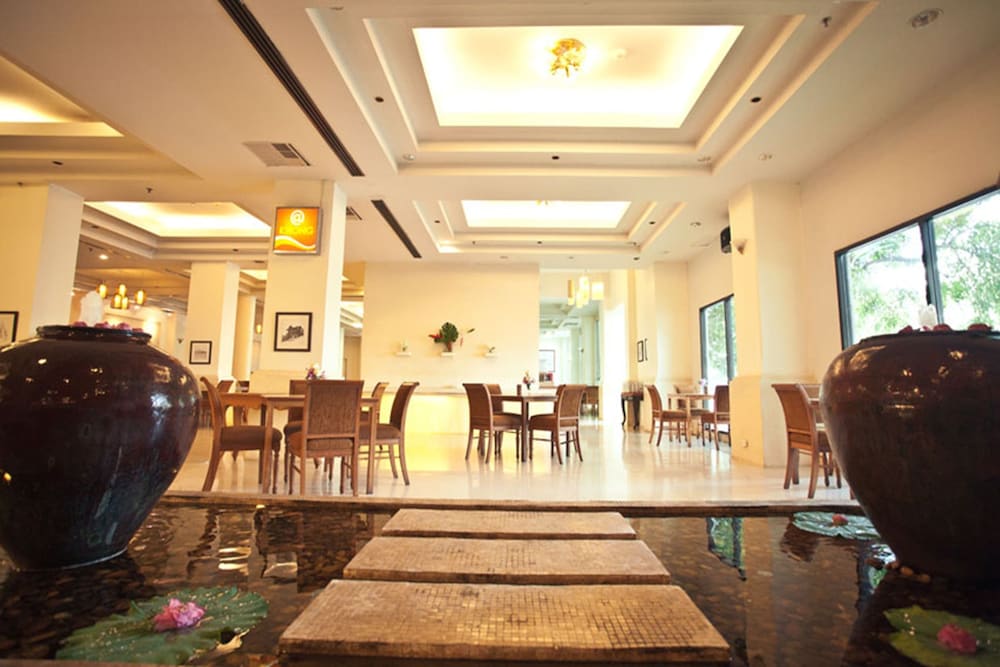 Ploy Palace Hotel 27/38