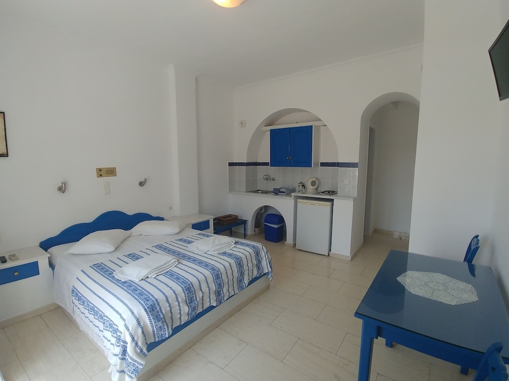 DELUXE, DOUBLE BED